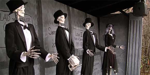 Sindy Skinless and the Decomposers singing from the Crypt